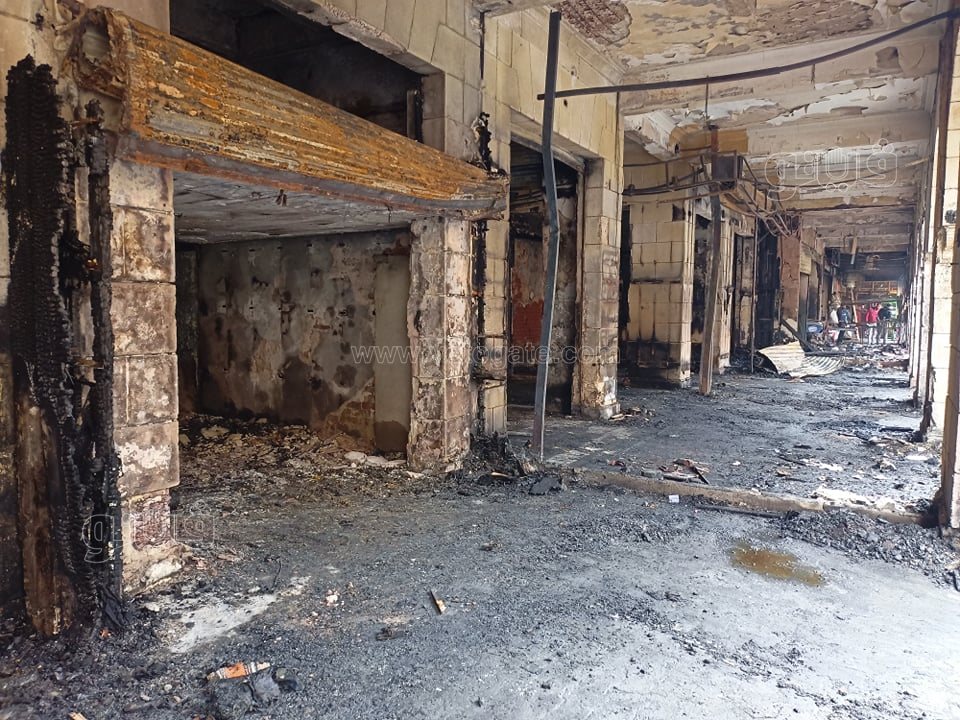 آثار حريق عمارات المجاورة لمسجد الحسين (4)