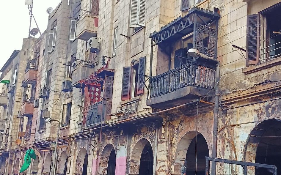 آثار حريق عمارات المجاورة لمسجد الحسين (11)