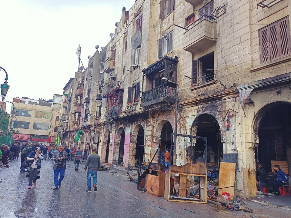 آثار حريق عمارات المجاورة لمسجد الحسين (12)