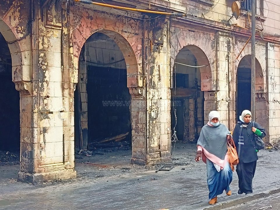 آثار حريق عمارات المجاورة لمسجد الحسين (13)