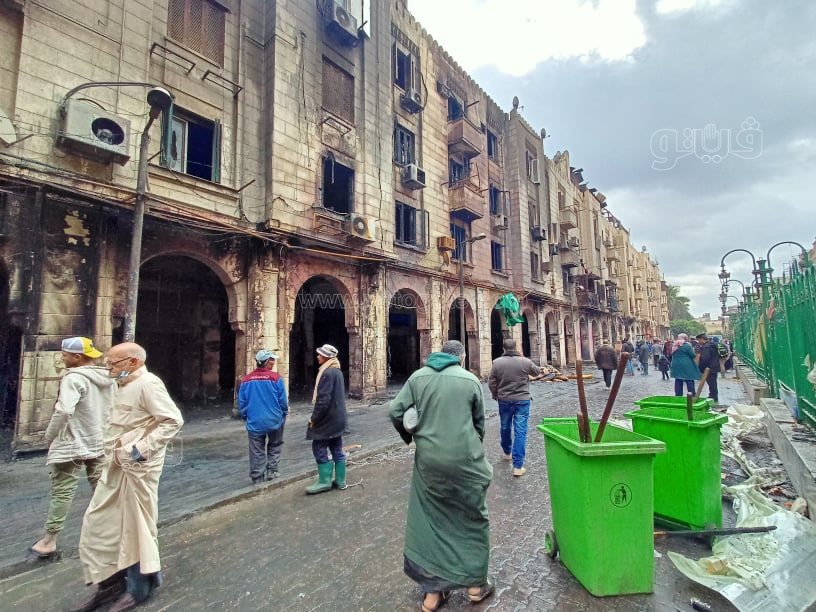 آثار حريق عمارات المجاورة لمسجد الحسين (8)