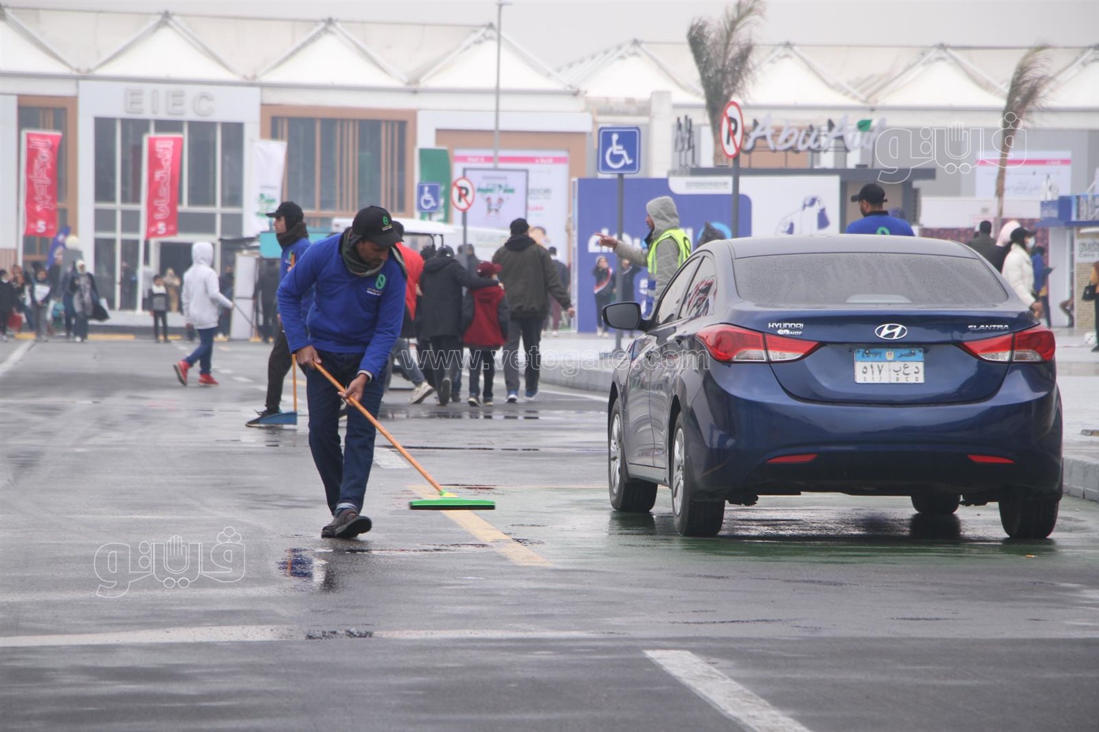 عمال معرض الكتاب (3)