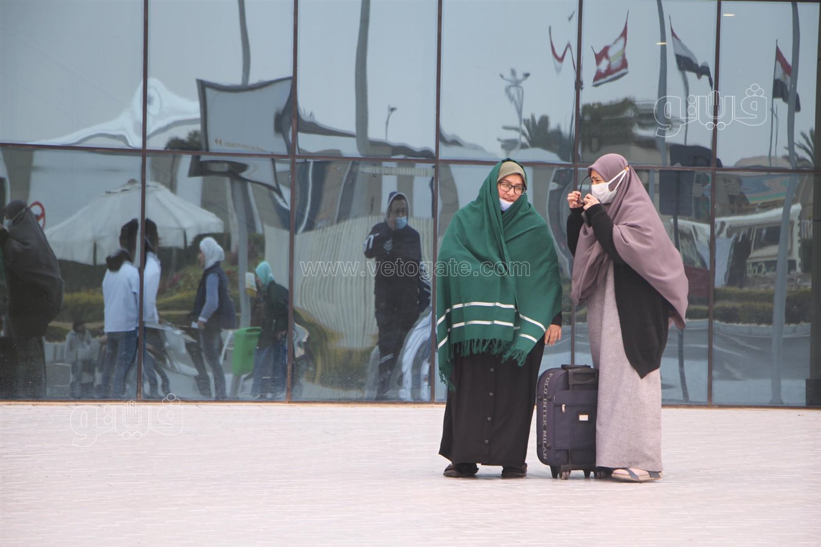 توافد الزوار على معرض الكتاب رغم موجة الطقس السيئ (15)