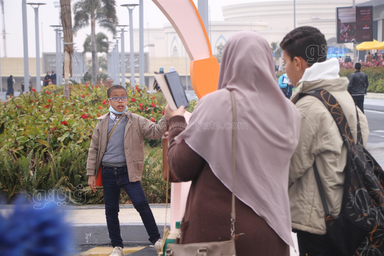 توافد الزوار على معرض الكتاب رغم موجة الطقس السيئ (8)