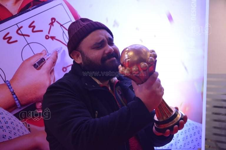 ابطال فيلم حامل اللقب (82)