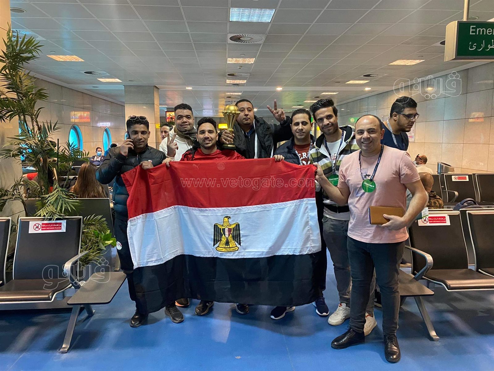 احتشاد الجماهير بمطار القاهرة للسفر إلى الكاميرون لدعم منتخب مصر (9)