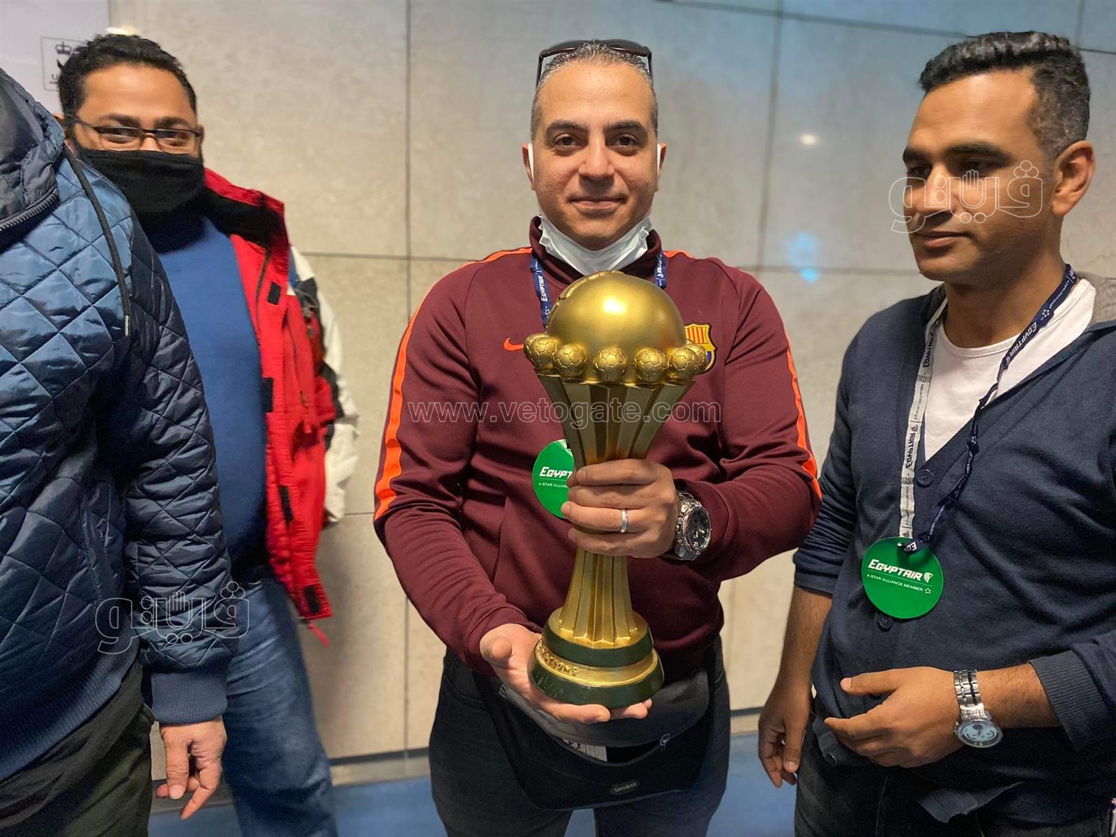 احتشاد الجماهير بمطار القاهرة للسفر إلى الكاميرون لدعم منتخب مصر (12)