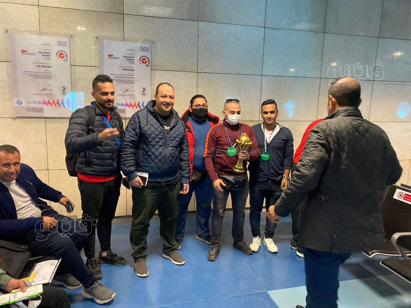 احتشاد الجماهير بمطار القاهرة للسفر إلى الكاميرون لدعم منتخب مصر (16)