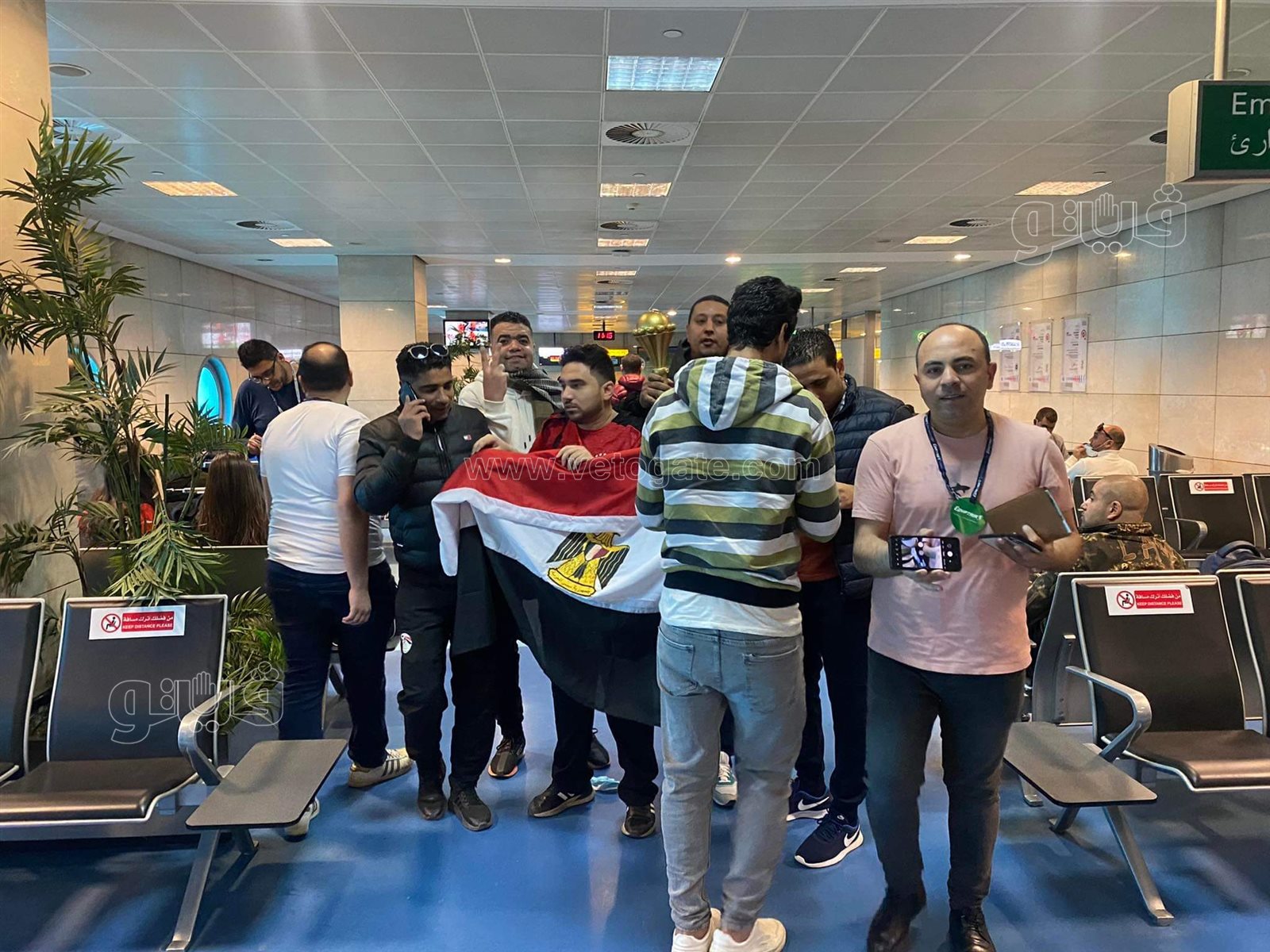 احتشاد الجماهير بمطار القاهرة للسفر إلى الكاميرون لدعم منتخب مصر (19)