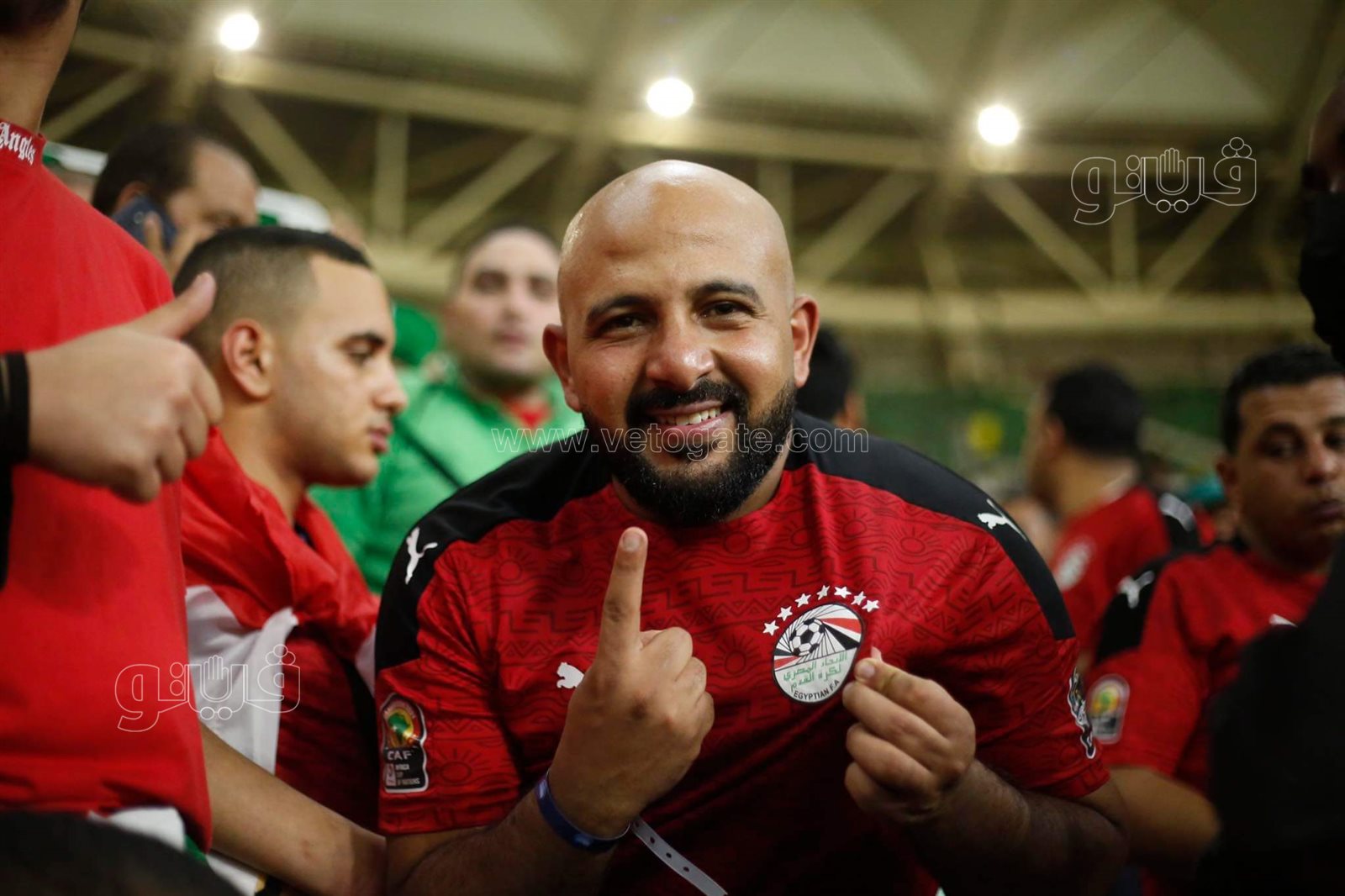 مصريون يشجعون المنتخب بالكاميرون (15)