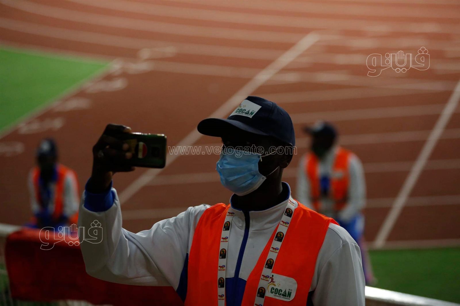 مصريون يشجعون المنتخب بالكاميرون (16)