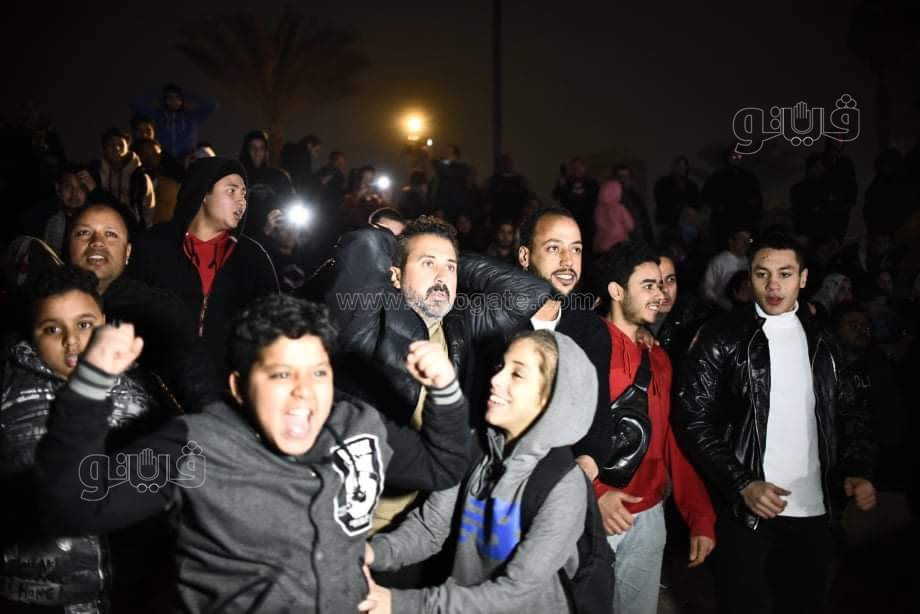 فرحة جنونية للجمهور المصري بمركز شباب الجزيرة بعد الفوز على الكاميرون (1)