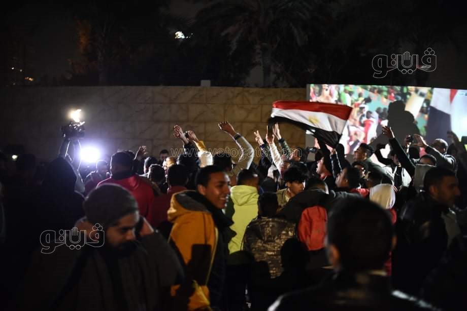 فرحة جنونية للجمهور المصري بمركز شباب الجزيرة بعد الفوز على الكاميرون (20)