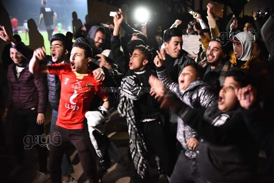 فرحة جنونية للجمهور المصري بمركز شباب الجزيرة بعد الفوز على الكاميرون (22)