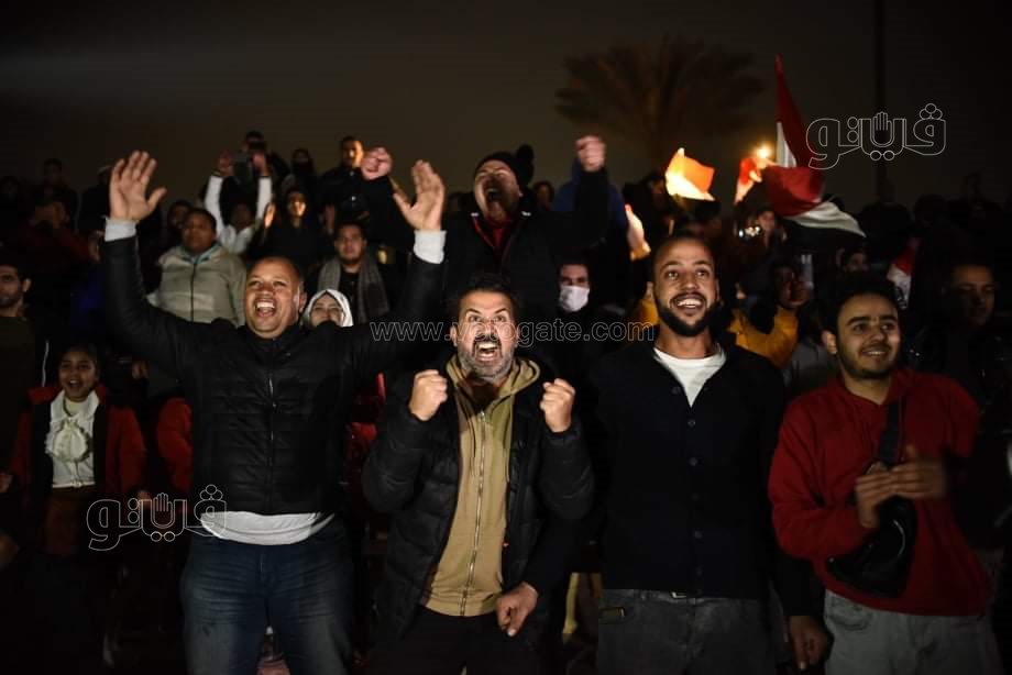 فرحة جنونية للجمهور المصري بمركز شباب الجزيرة بعد الفوز على الكاميرون (24)