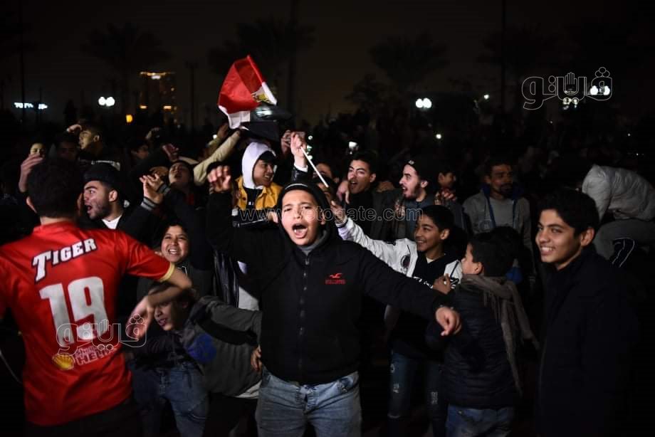 فرحة جنونية للجمهور المصري بمركز شباب الجزيرة بعد الفوز على الكاميرون (41)