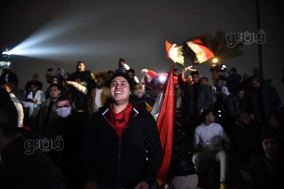 فرحة جنونية للجمهور المصري بمركز شباب الجزيرة بعد الفوز على الكاميرون (44)
