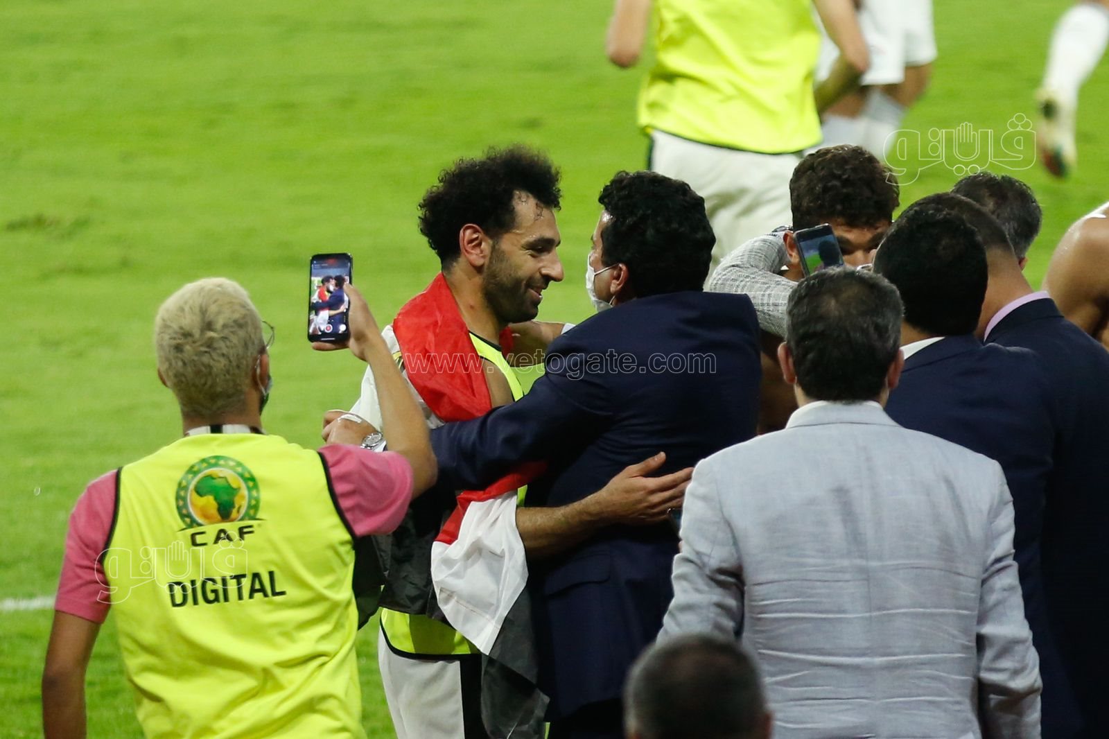 احتفال محمد صلاح ولاعبي منتخب مصر بالتأهل لنهائي أفريقيا (1)