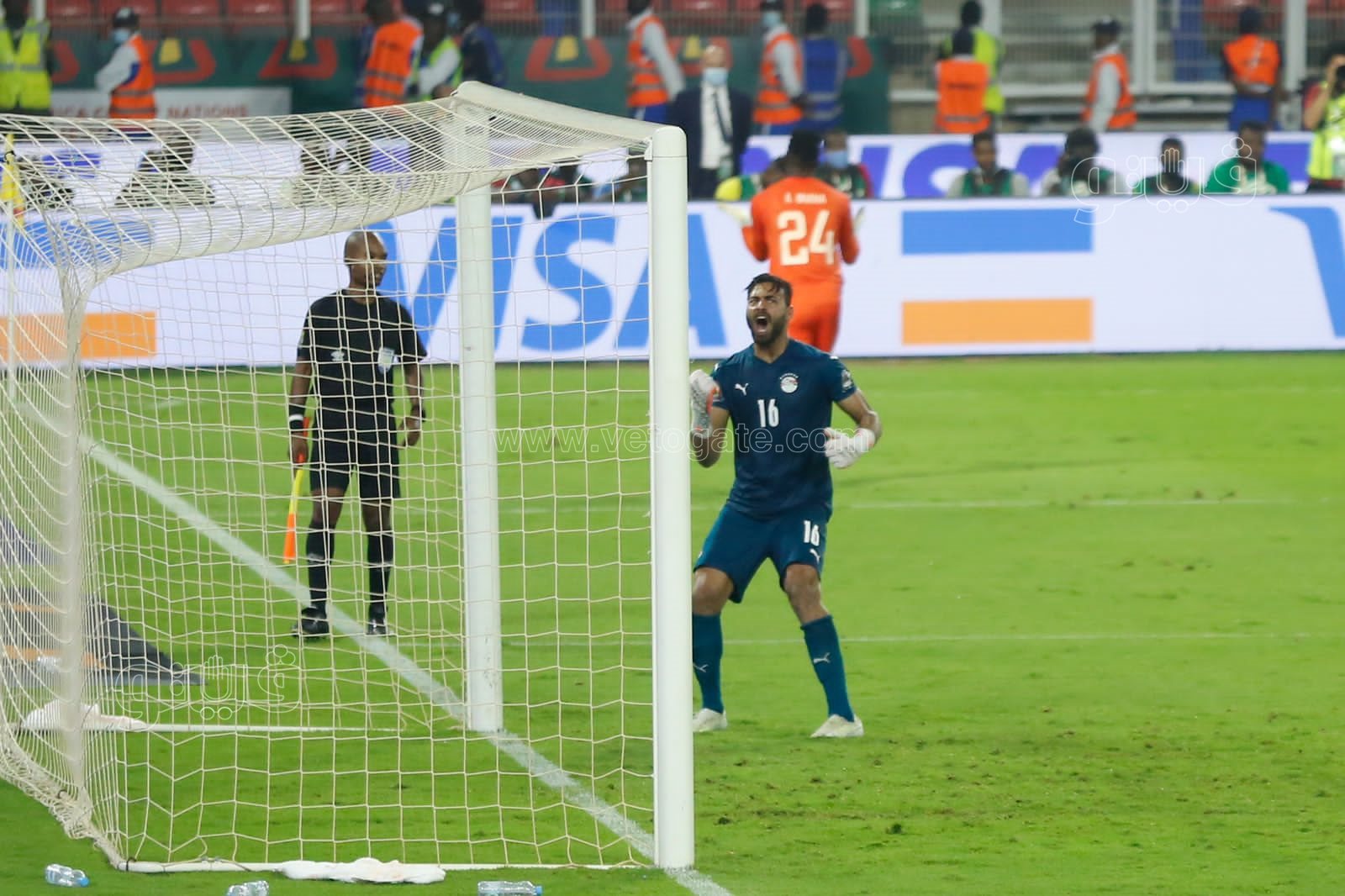 اصرار وتحدي لاعبين منتخب مصر وحارس المرمي محمد أبو جبل في التصدي لركلات الترجيح (1)