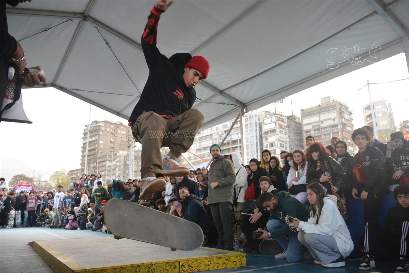 received_691445885570003