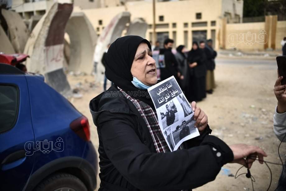 وصول أهالي ضحايا حادث الشيخ زايد إلى ثاني جلسات محاكمة كريم الهواري (4)