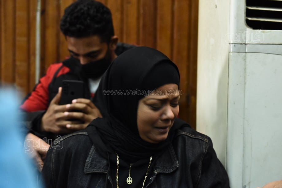 انهيار أهالي ضحايا حادث الشيخ زايد عقب ظهور المتهم (12)