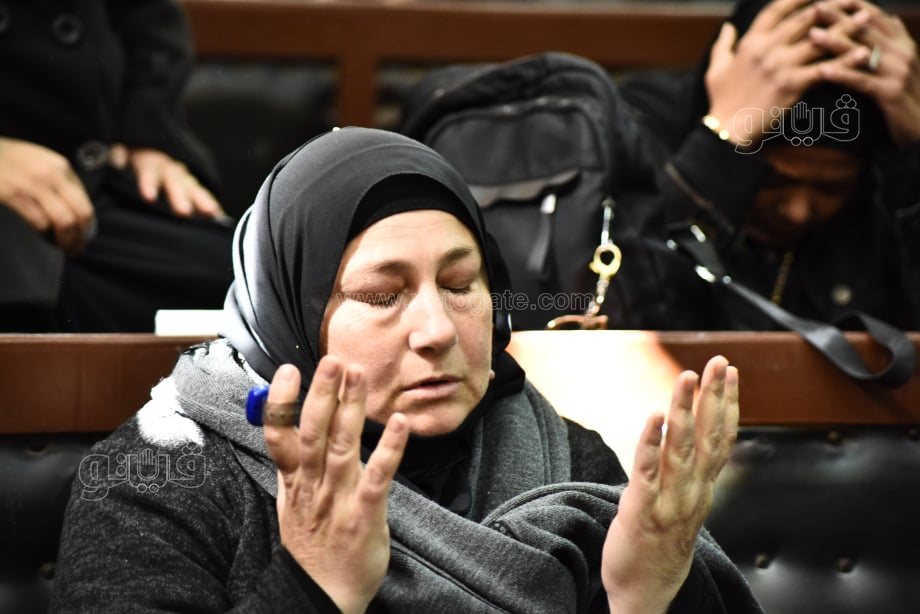 انهيار أهالي ضحايا حادث الشيخ زايد عقب ظهور المتهم (21)