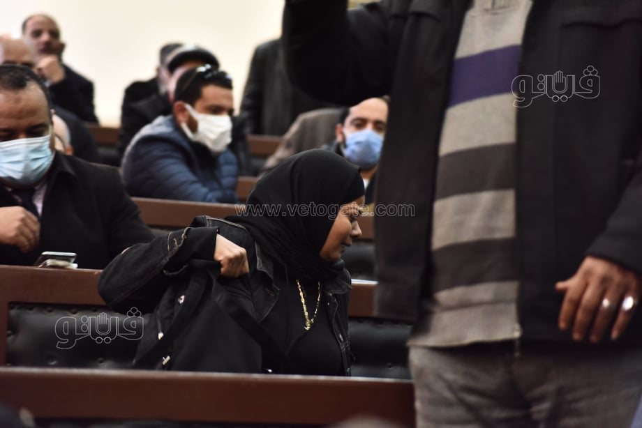 انهيار أهالي ضحايا حادث الشيخ زايد عقب ظهور المتهم (2)