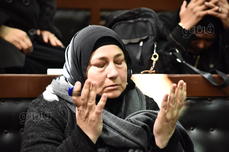 انهيار أهالي ضحايا حادث الشيخ زايد عقب ظهور المتهم (15)