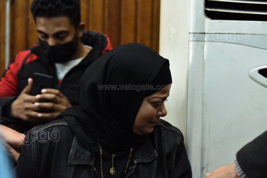 انهيار أهالي ضحايا حادث الشيخ زايد عقب ظهور المتهم (17)