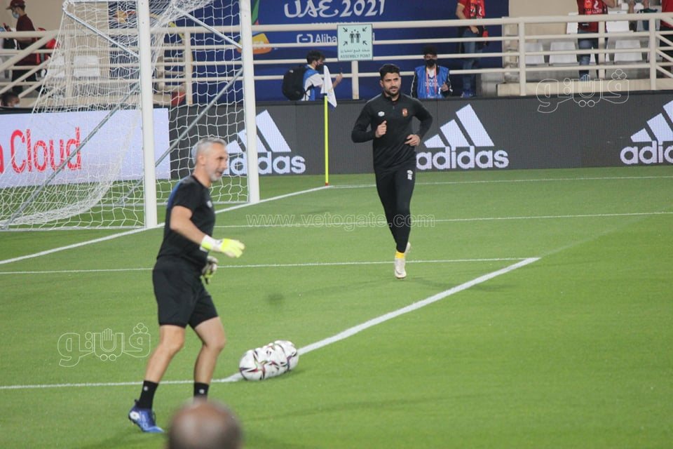  إحماء للاعبي الأهلي على ملعب آل نهيان استعدادا للقاء مونتيري (4)