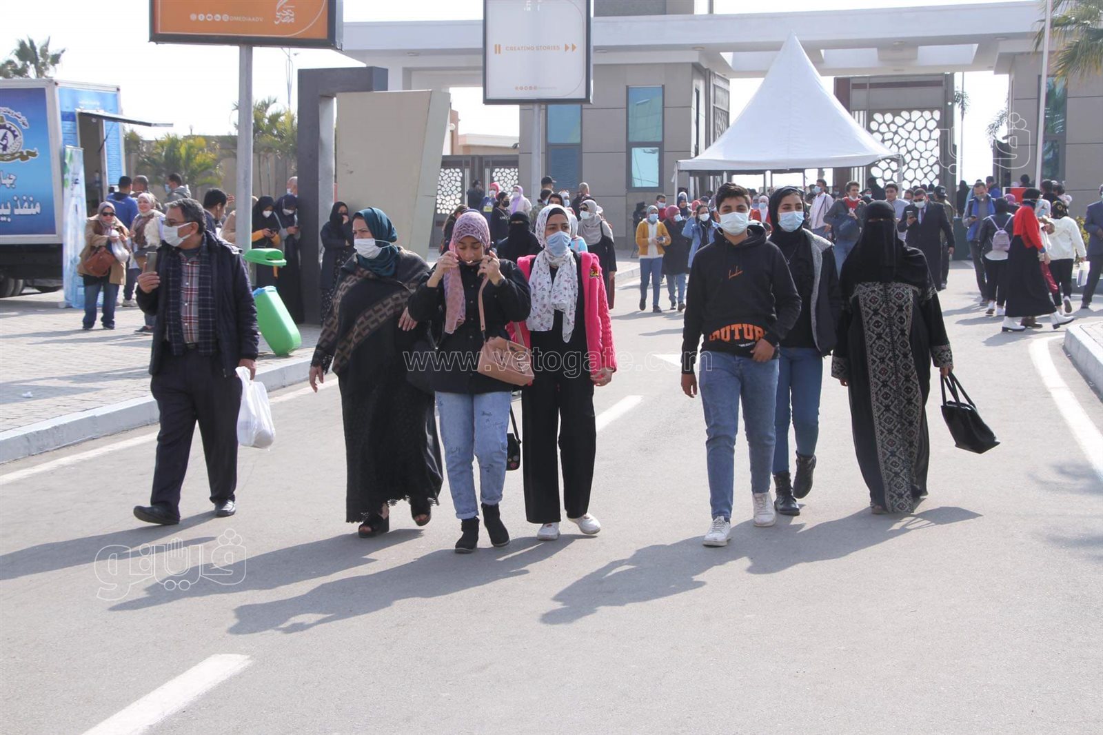 من مختلف جنسيات العالم.. استمرار توافد زوار معرض الكتاب في يومه قبل الأخير (6)