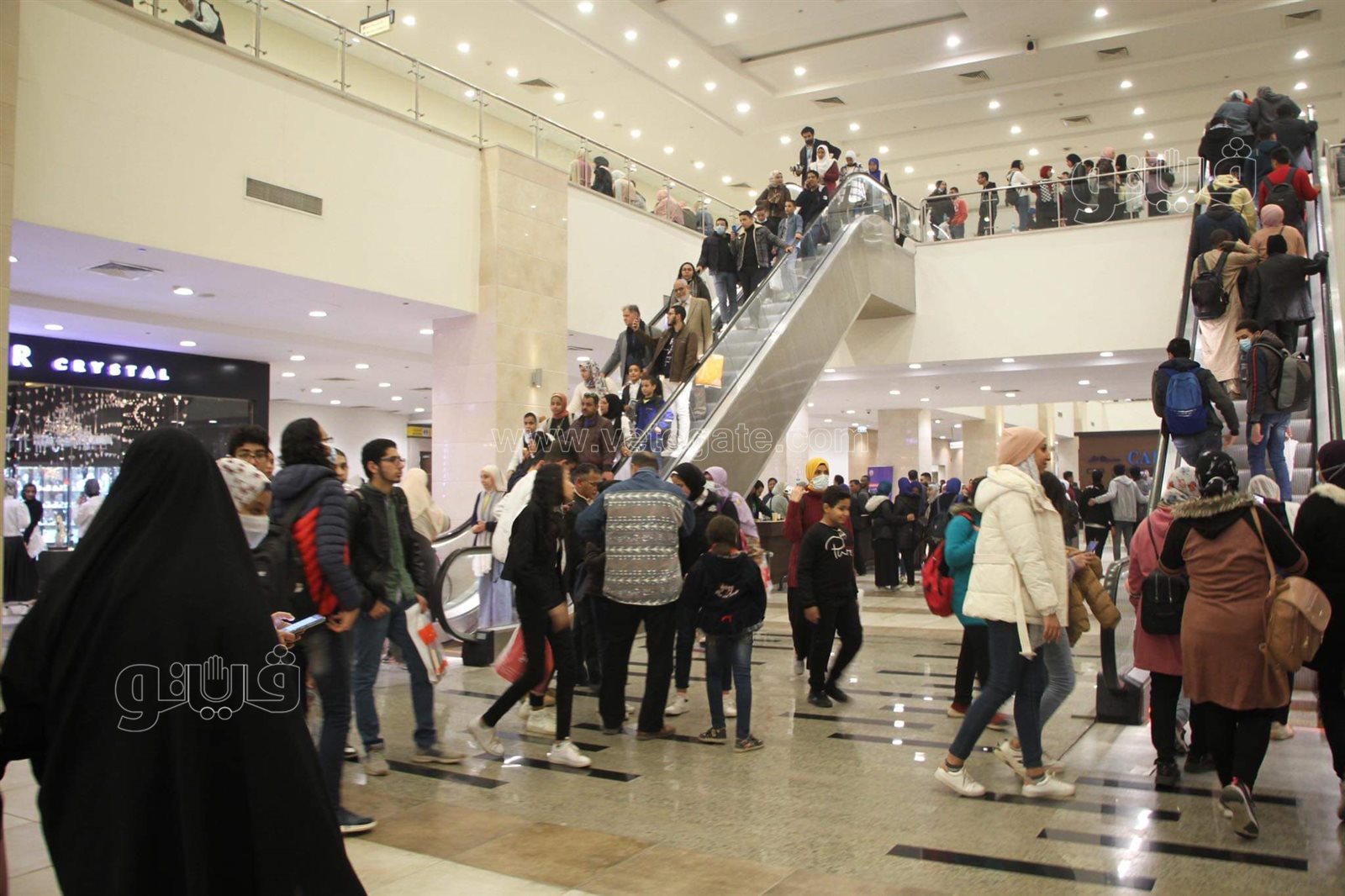 من مختلف جنسيات العالم.. استمرار توافد زوار معرض الكتاب في يومه قبل الأخير (9)