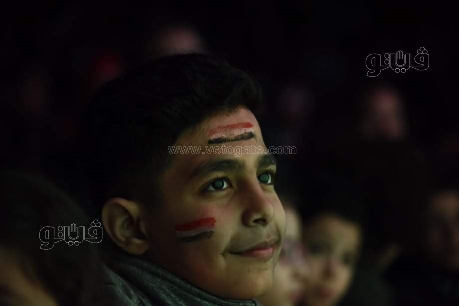 الأطفال يتصدرون المشهد في تشجيع المنتخب بمركز شباب الجزيرة (3)
