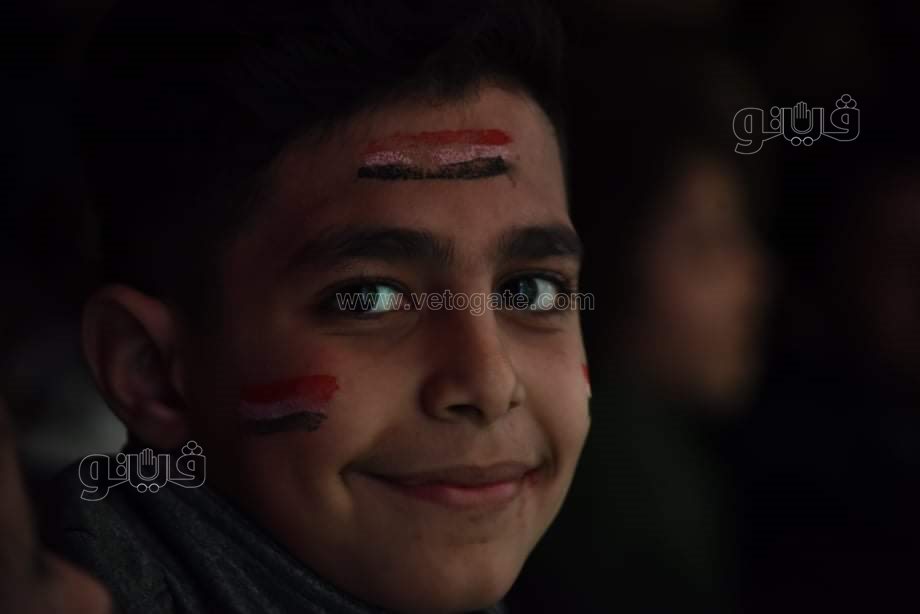 الأطفال يتصدرون المشهد في تشجيع المنتخب بمركز شباب الجزيرة (4)
