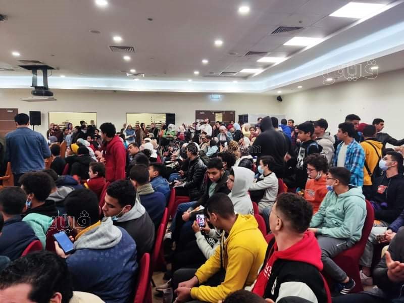 بسبب ندوة اليوتيوبر محمد طاهر.. إقبال جماهيري على ختام معرض الكتاب (10)