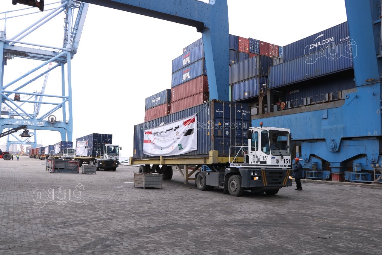 سفينة مساعدات مصرية تغادر ميناء دمياط للأشقاء في لبنان (4)
