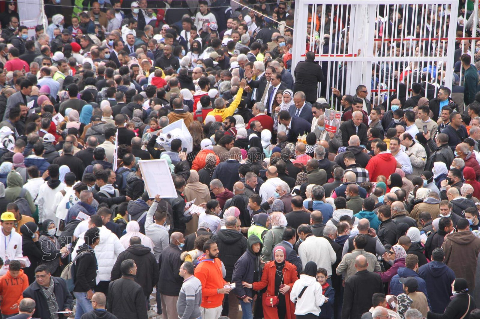 تزايد أعداد الناخبين بانتخابات نادي الزمالك (25)