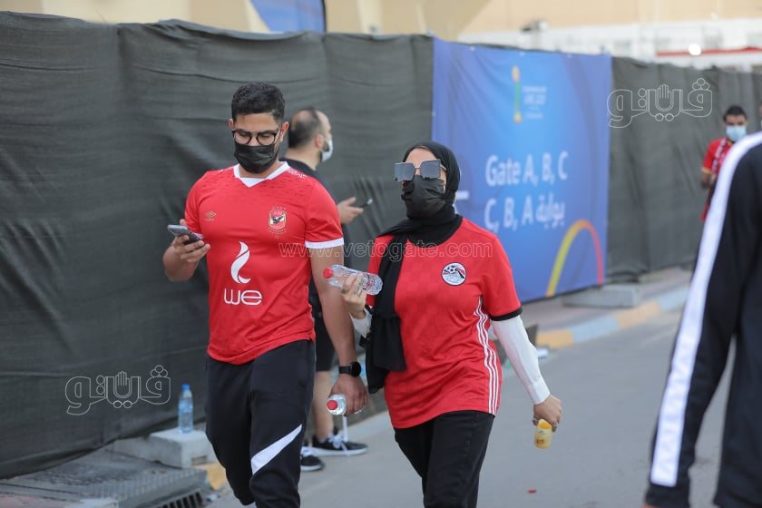 الأسر المصرية تتصدر المشهد  في مؤازرة الأهلى أمام الهلال (7)