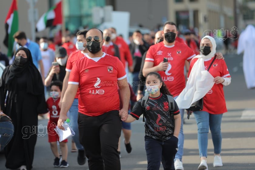 الأسر المصرية تتصدر المشهد  في مؤازرة الأهلى أمام الهلال (8)