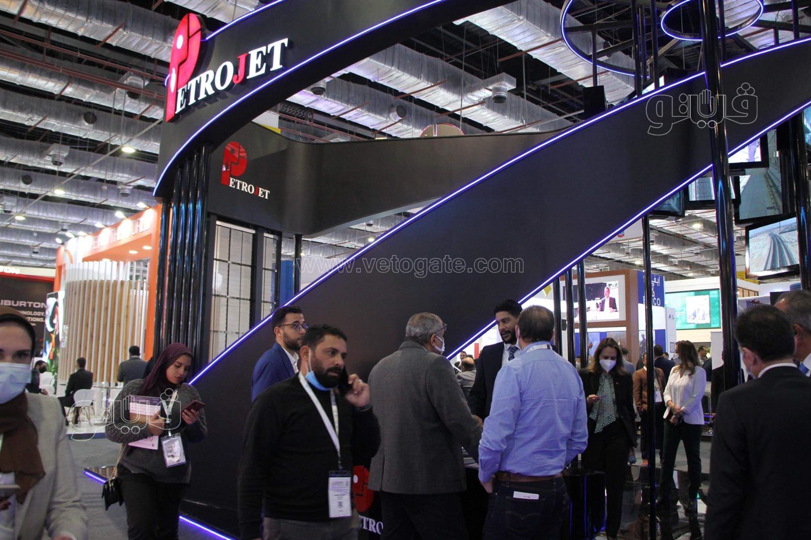 مستثمرون أجانب في جناح بتروجت بـ ايجبس 2022 (1)