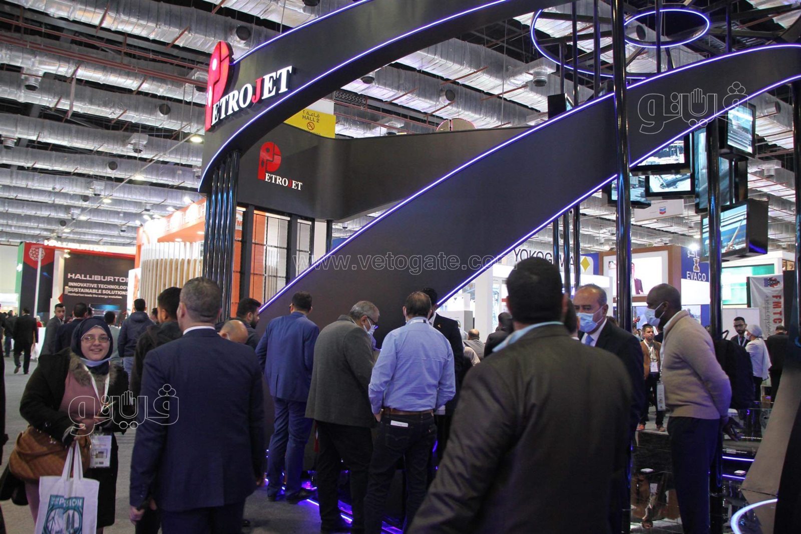 مستثمرون أجانب في جناح بتروجت بـ ايجبس 2022 (7)