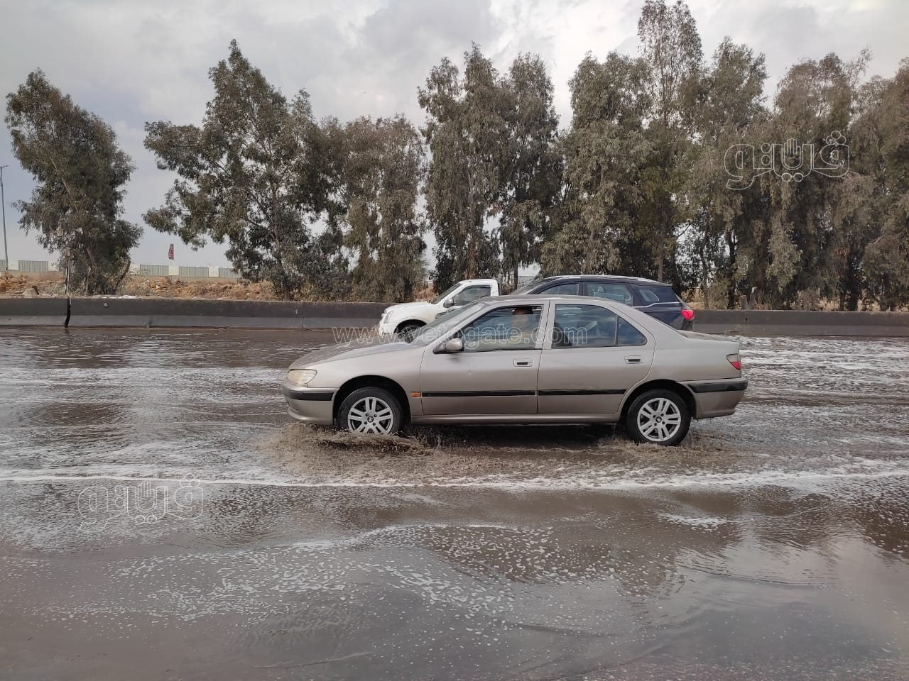 طرق التجمع الخامس تغرق في شبر ميه بعد هطول الأمطار (2)