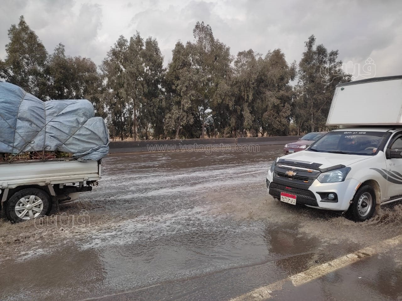 طرق التجمع الخامس تغرق في شبر ميه بعد هطول الأمطار (8)