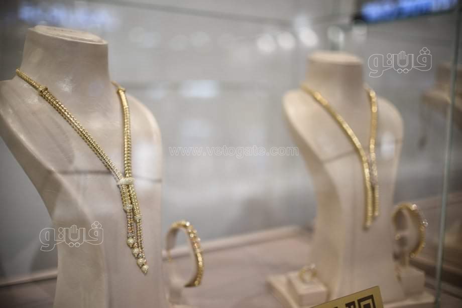 وزراء التموين والآثار والصناعة يفتتحون معرض نيبو للذهب (3)