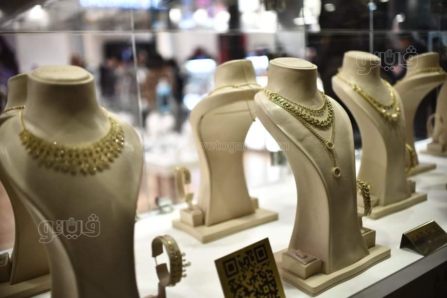 وزراء التموين والآثار والصناعة يفتتحون معرض نيبو للذهب (23)