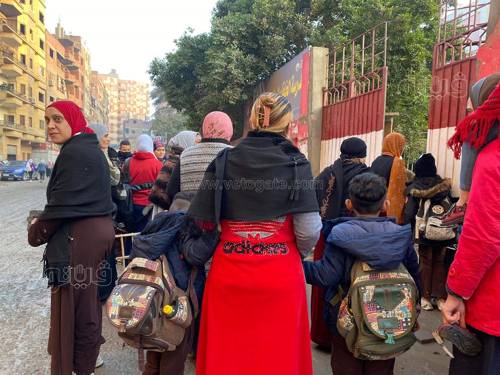 توافد الطلاب مع أولياء الأمور في أول أيام الدراسة (6)