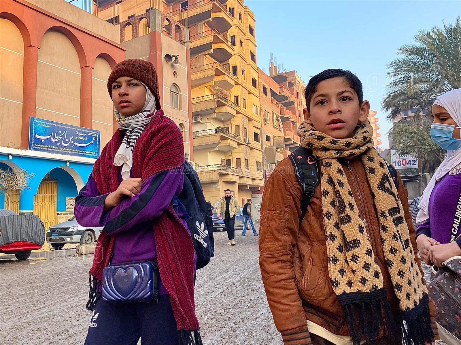 توافد الطلاب مع أولياء الأمور في أول أيام الدراسة (7)