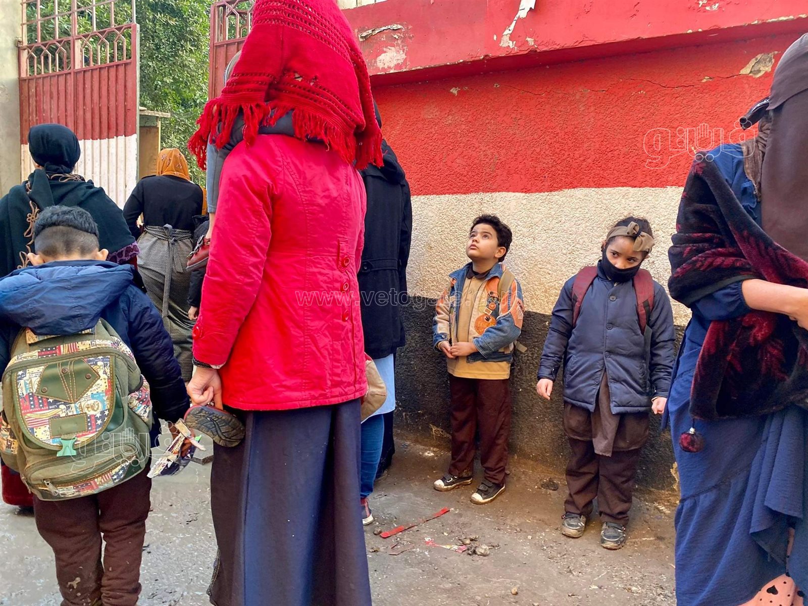 توافد الطلاب مع أولياء الأمور في أول أيام الدراسة (8)