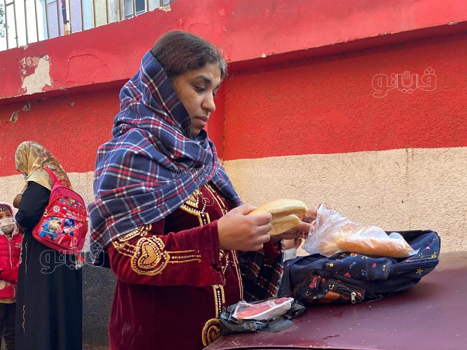 توافد الطلاب مع أولياء الأمور في أول أيام الدراسة (1)